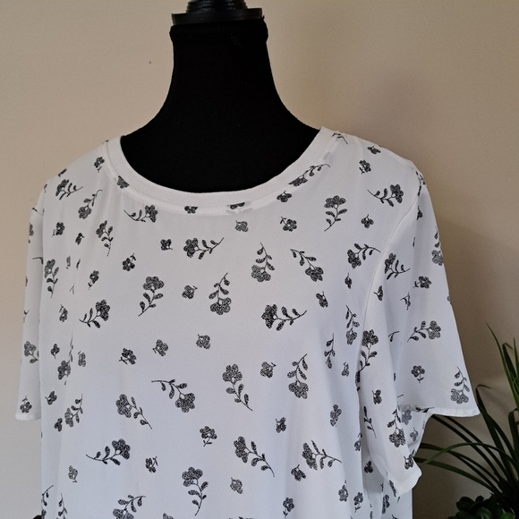 Hilary Radley Short Sleeve Blouse Size XL Black White Floral Double Layer Top - Picture 11 of 12